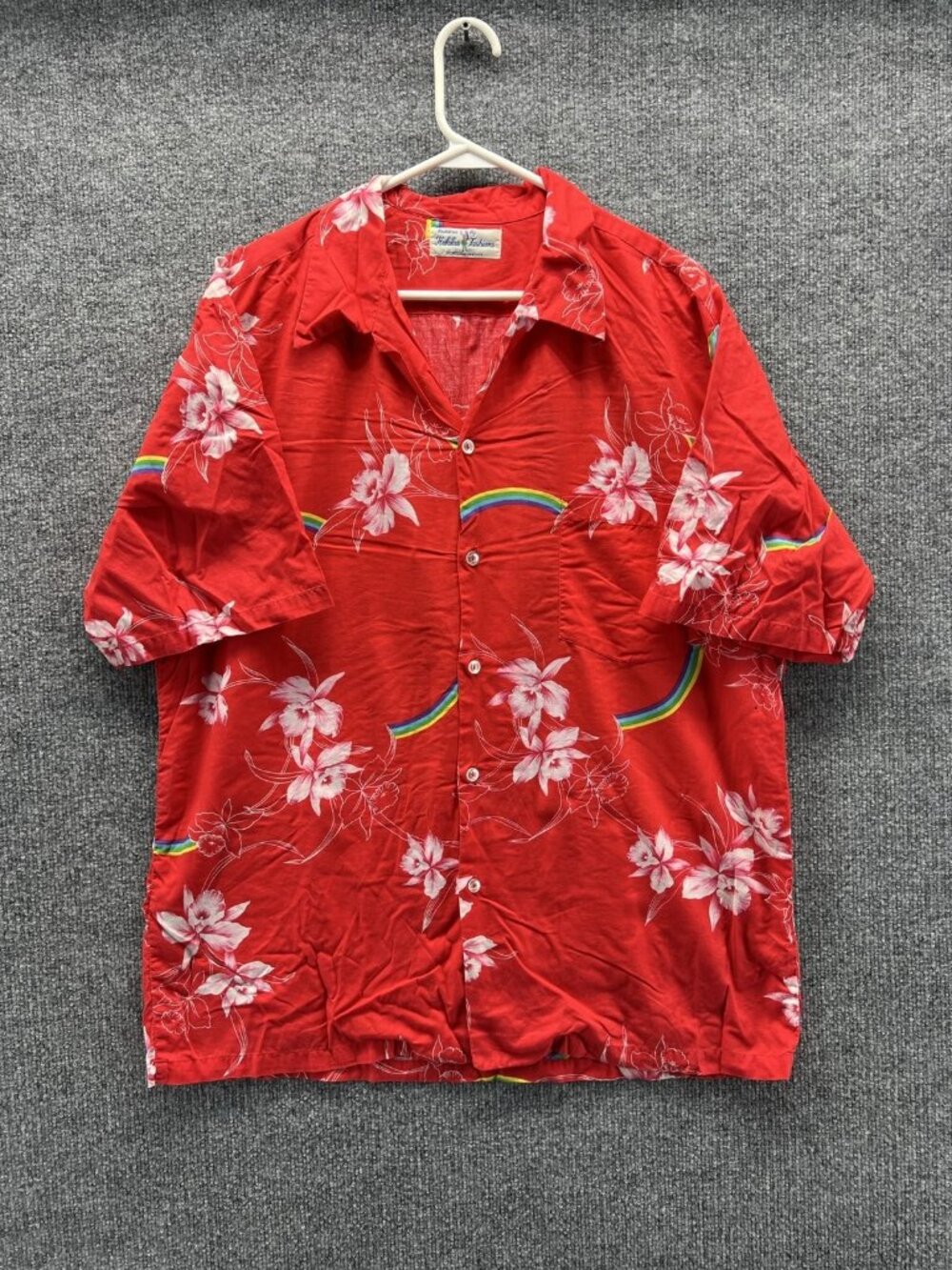 Hukilau Fashions Shirt Men XL Red Floral Short Sleeve Button Up Hawaiian